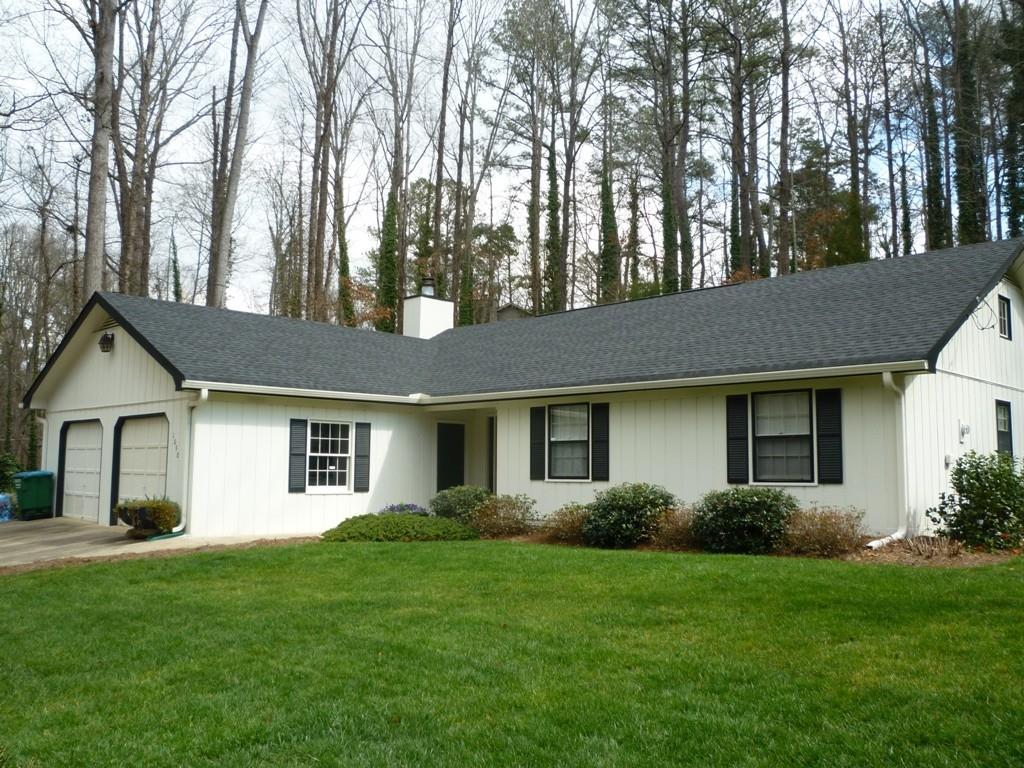 1098 Timberland Dr., Lilburn, GA 30047