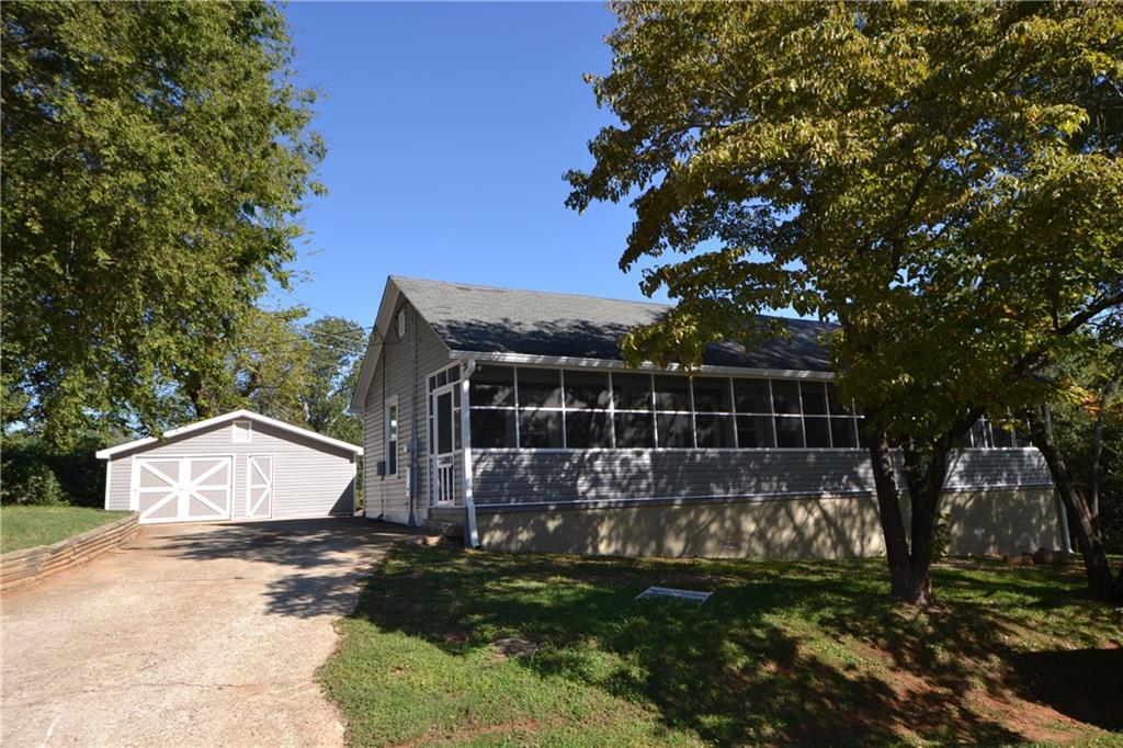 33 S Martin St., Nelson, GA 30151