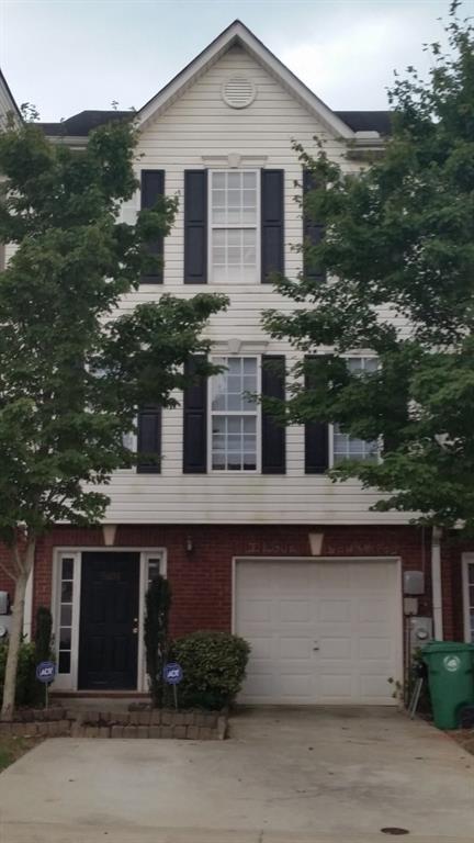 5693 Strathmoor Manor Cir., Lithonia, GA 30058