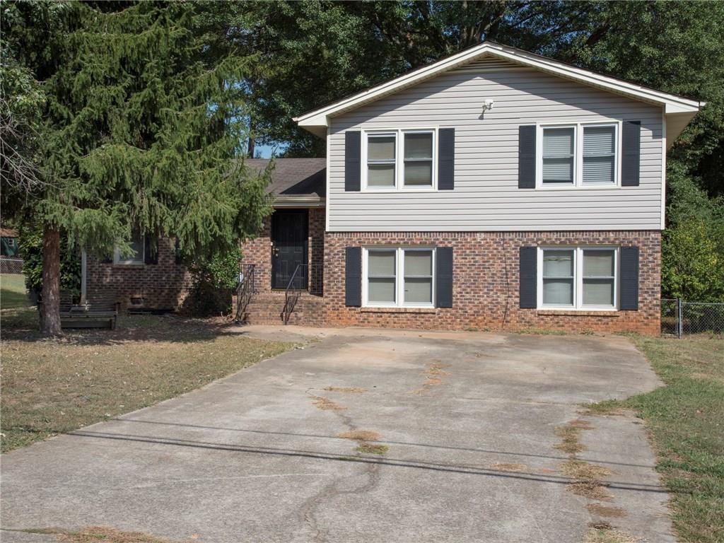 418 Desiree Dr., Lawrenceville, GA 30044