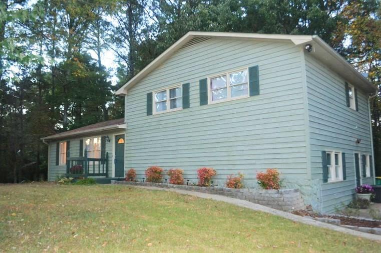 108 Bascomb Dr., Woodstock, GA 30189