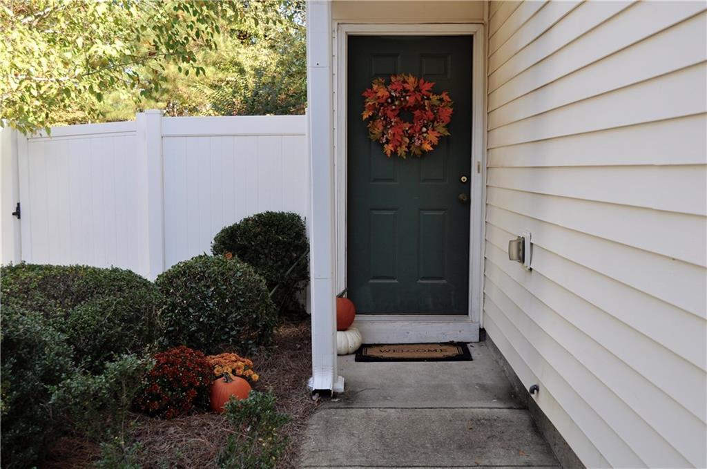106 Kincade Ct., Woodstock, GA 30188