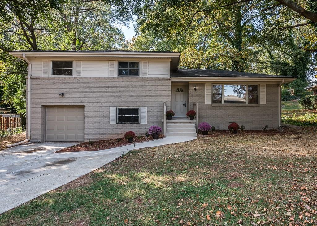 2442 Fontaine Cir., Decatur, GA 30032