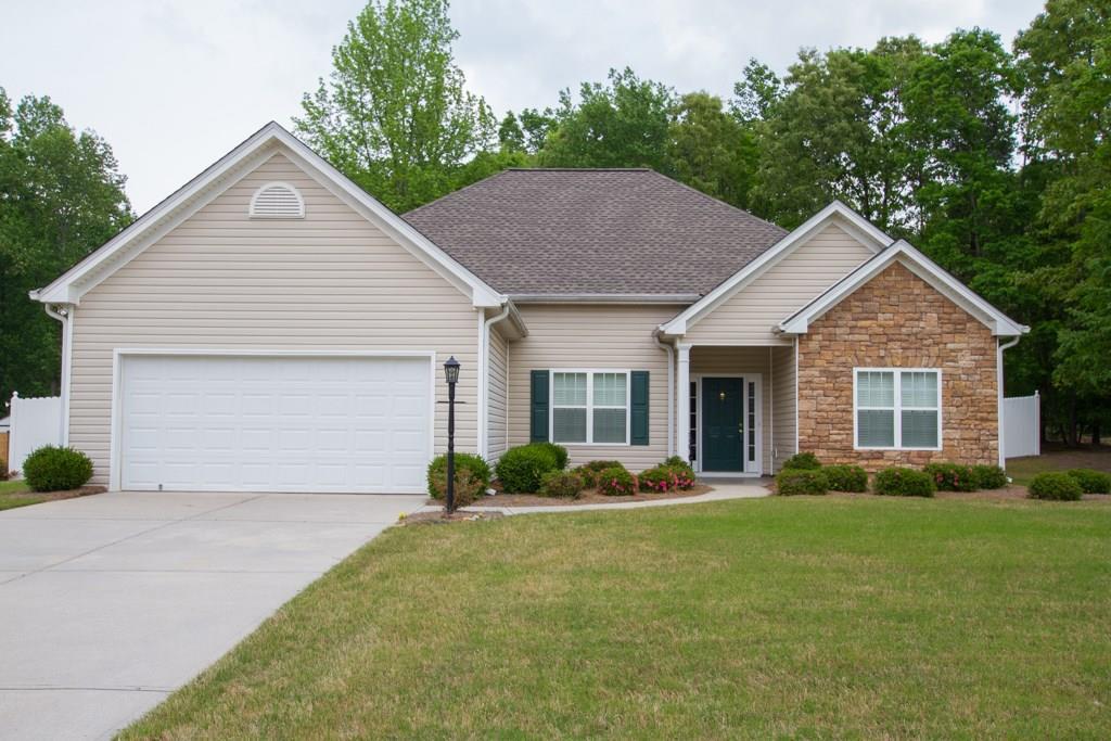 30 Green Cove Ct., Dawsonville, GA 30534