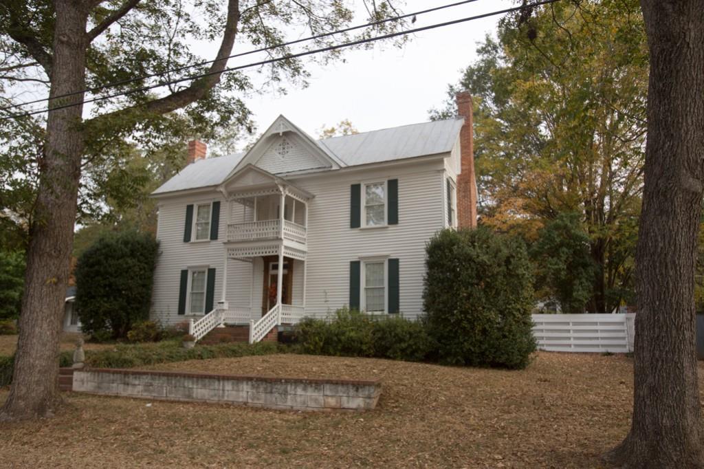 32 N Main St., Maysville, GA 30558
