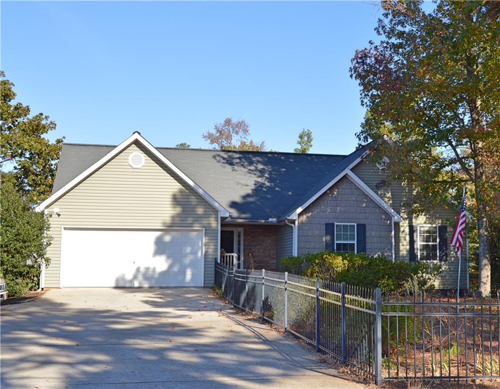 7425 Pea Ridge Rd., Gainesville, GA 30506