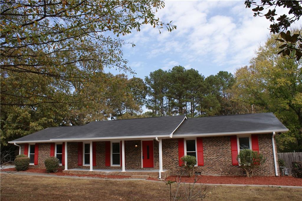 2992 Skyland Dr., Snellville, GA 30078