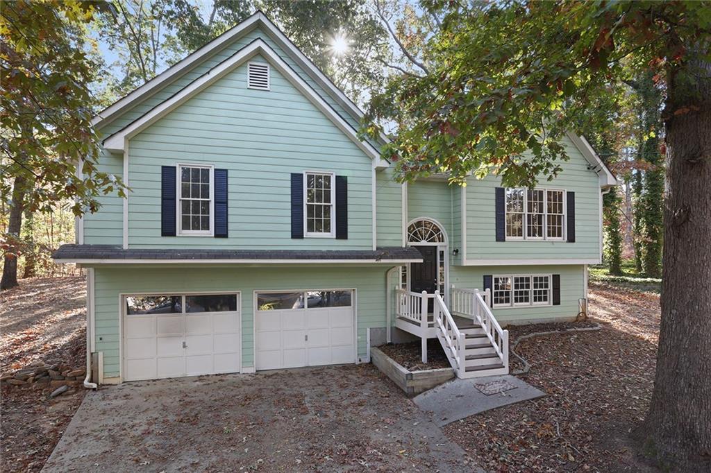 649 Peach Crossing Dr., Dallas, GA 30132