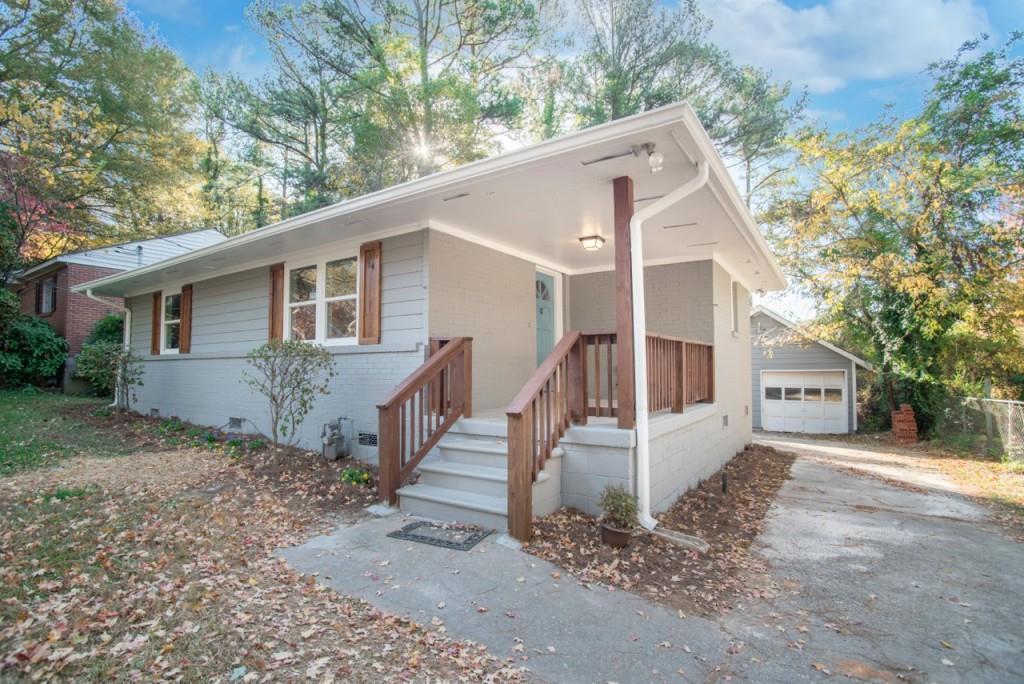 936 Pegg Rd., East Point, GA 30344
