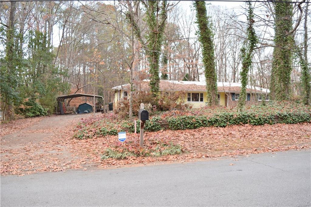 3701 Rainbow Cir., Snellville, GA 30039