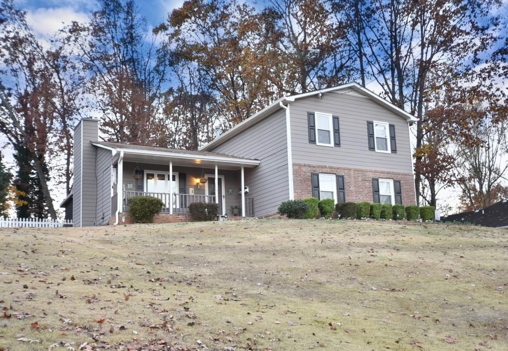 993 Medina Dr., Lilburn, GA 30047