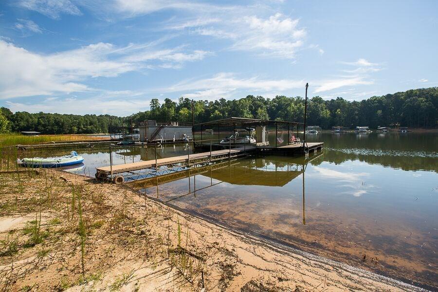 7830 Floyd Ln., Gainesville, GA 30506