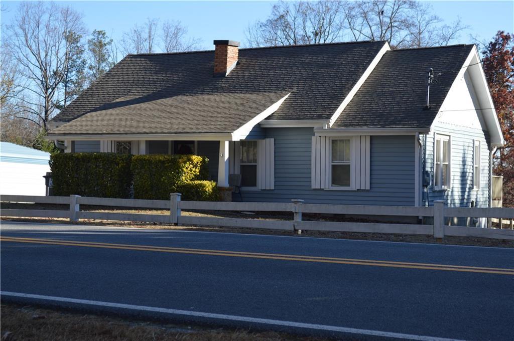 8425 Waldrip Rd., Gainesville, GA 30506