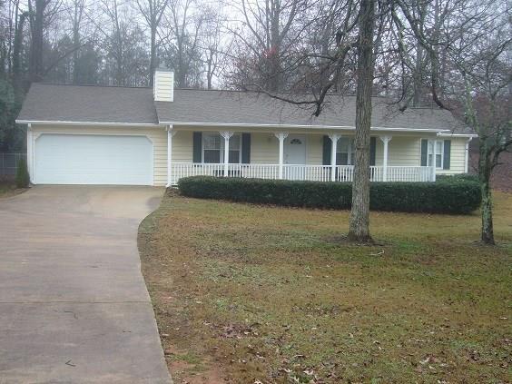 5621 Pinewood Dr., Flowery Branch, GA 30542