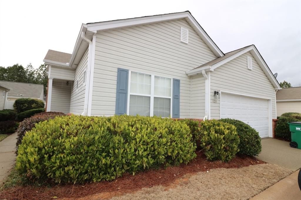 629 Bedford Ct., Woodstock, GA 30188