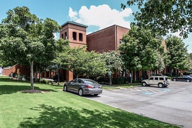 1609 Liberty Ln., Roswell, GA 30075