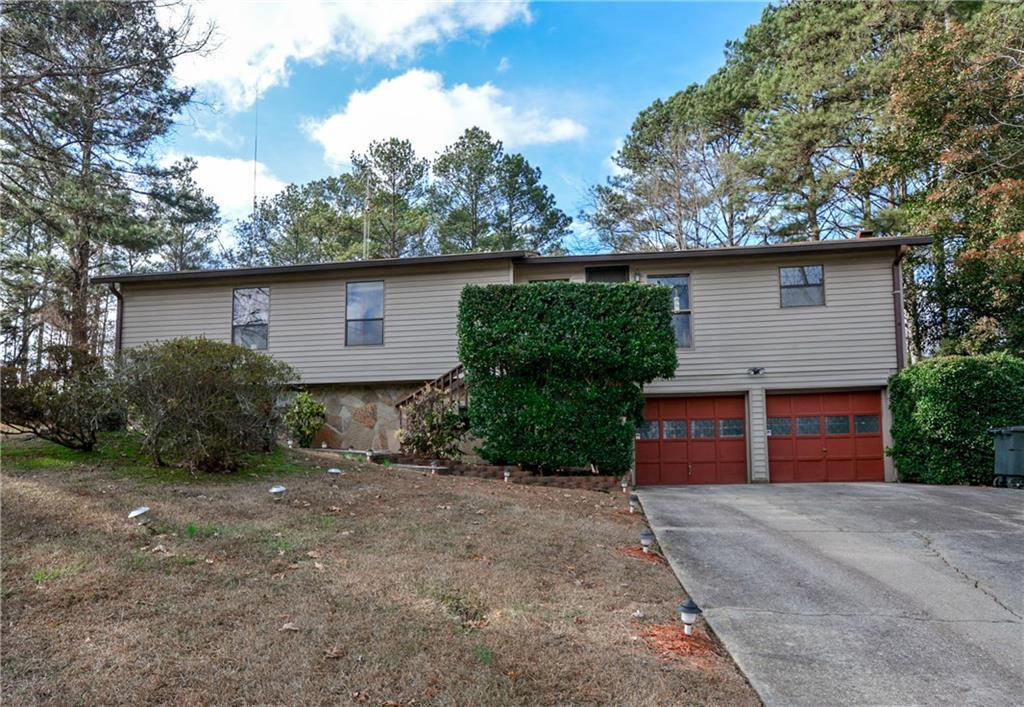 469 Stonehedge Dr., Stone Mountain, GA 30087