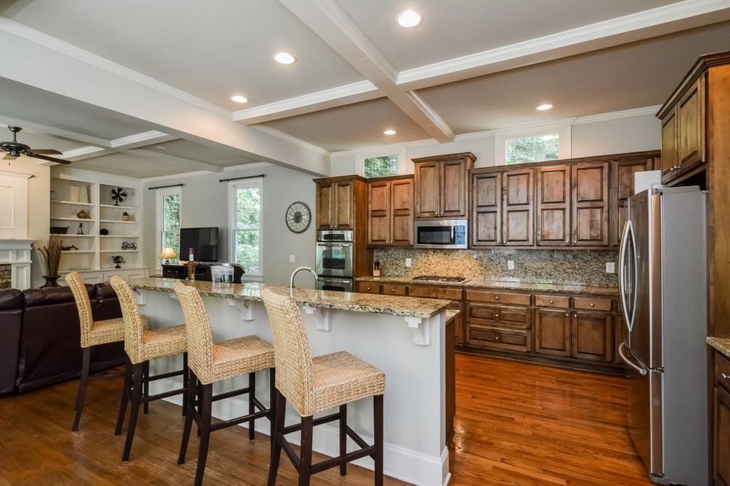 1476 Hedgewood Ln., Kennesaw, GA 30152