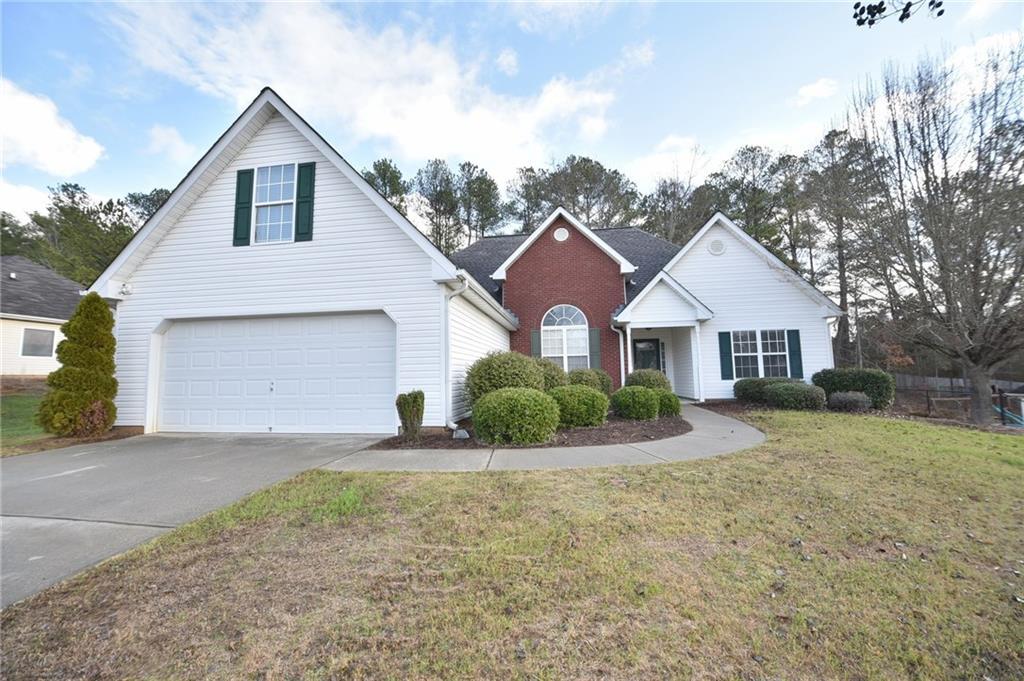 241 Towler Shoals Dr., Loganville, GA 30052