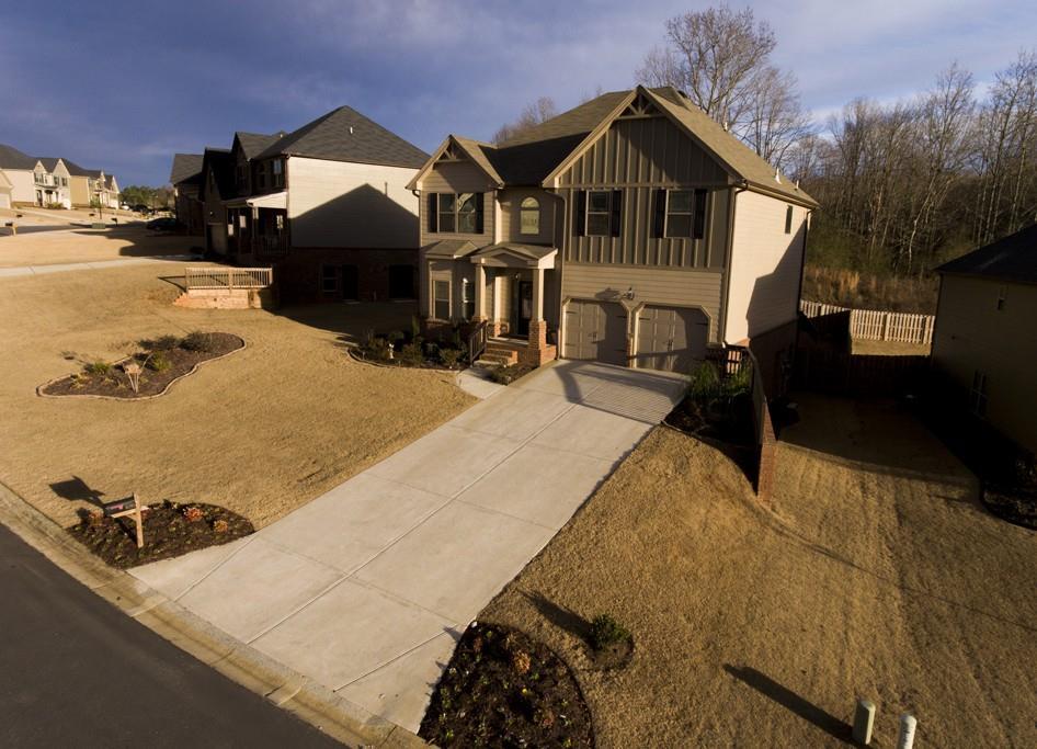 6205 Country Lake Rd., Cumming, GA 30041