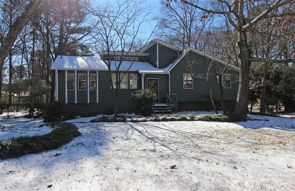 221 Station Ln., Kennesaw, GA 30144