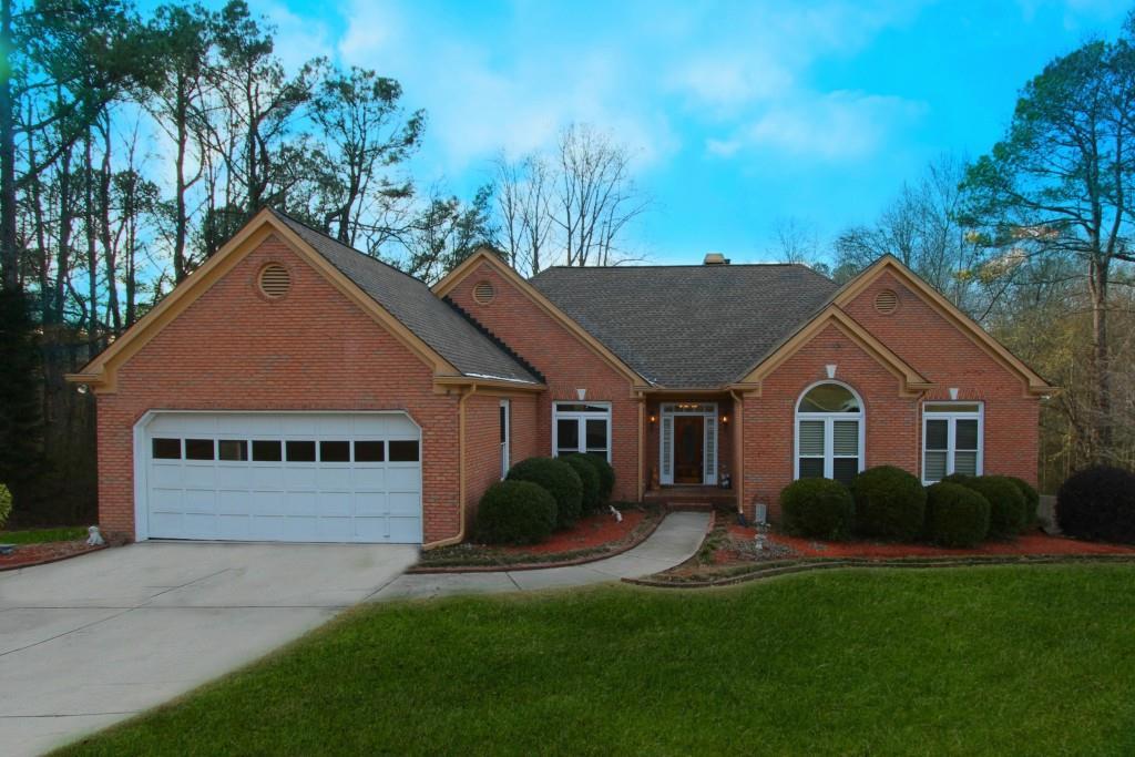 1535 Hillside Oak Dr., Grayson, GA 30017