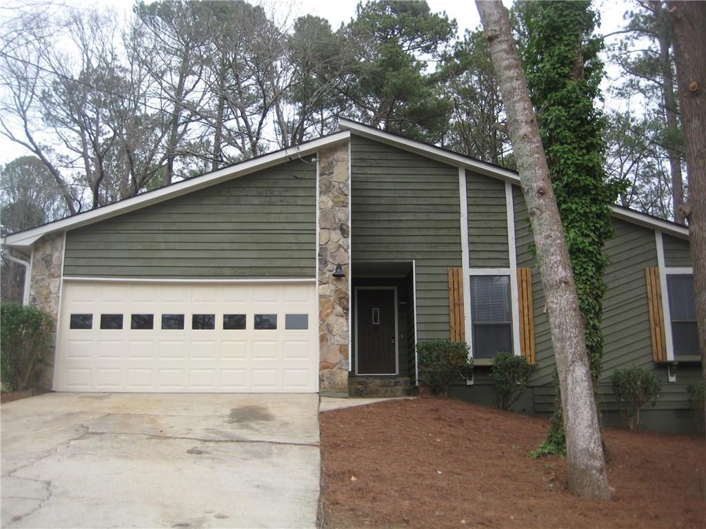 3316 Deshong Dr., Stone Mountain, GA 30087
