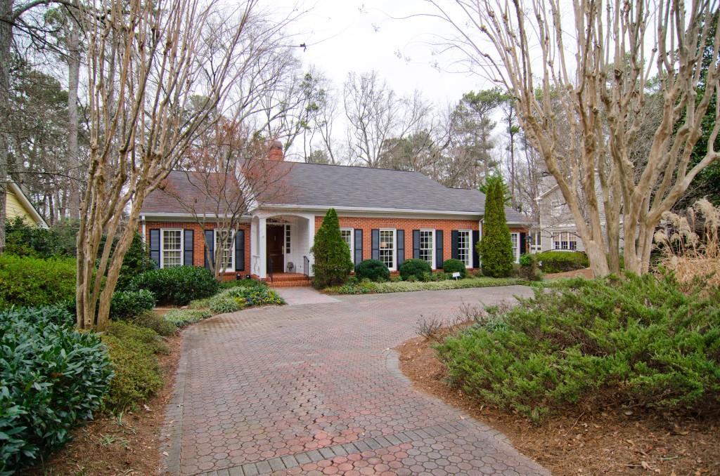 2496 Hyde Manor Dr., Atlanta, GA 30327