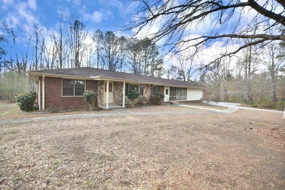 2415 Camp Mitchell Rd., Grayson, GA 30017