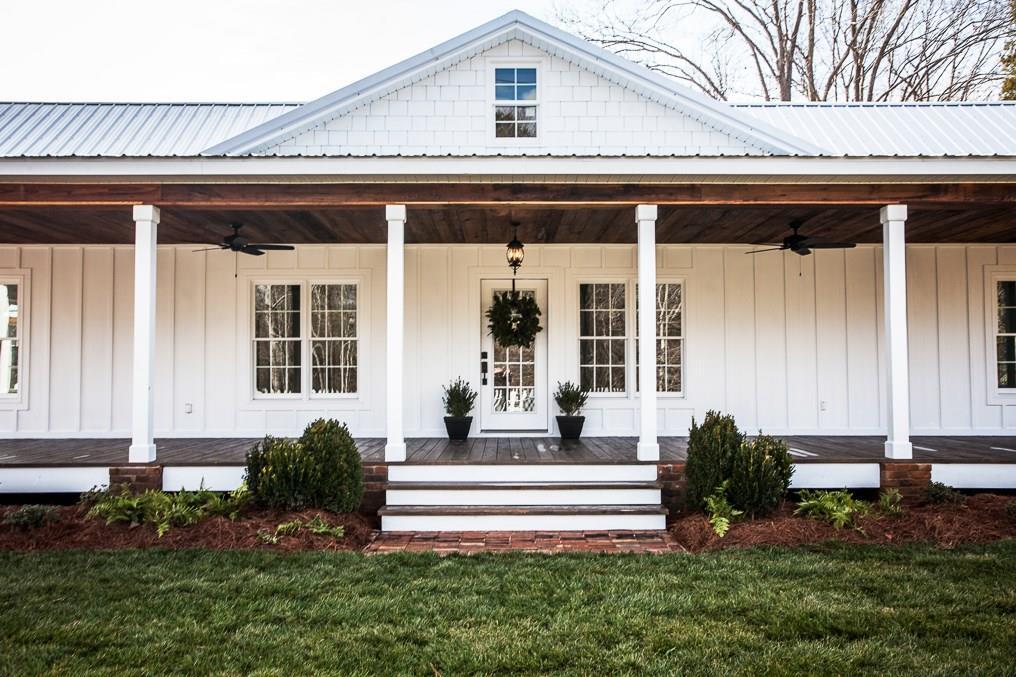 422 Old Burnt Hickory Rd., Acworth, GA 30101