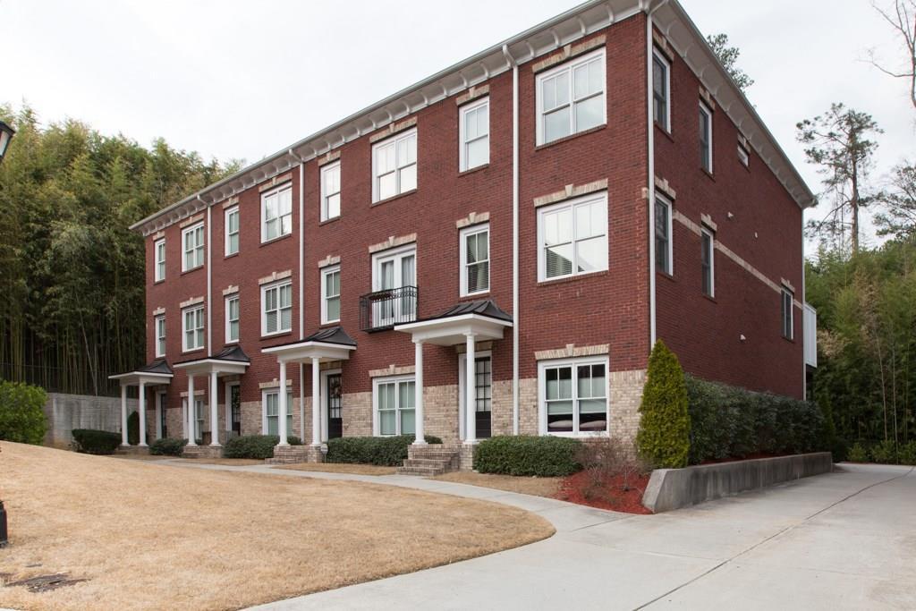 2430 Dresden Parc Cir., Atlanta, GA 30345