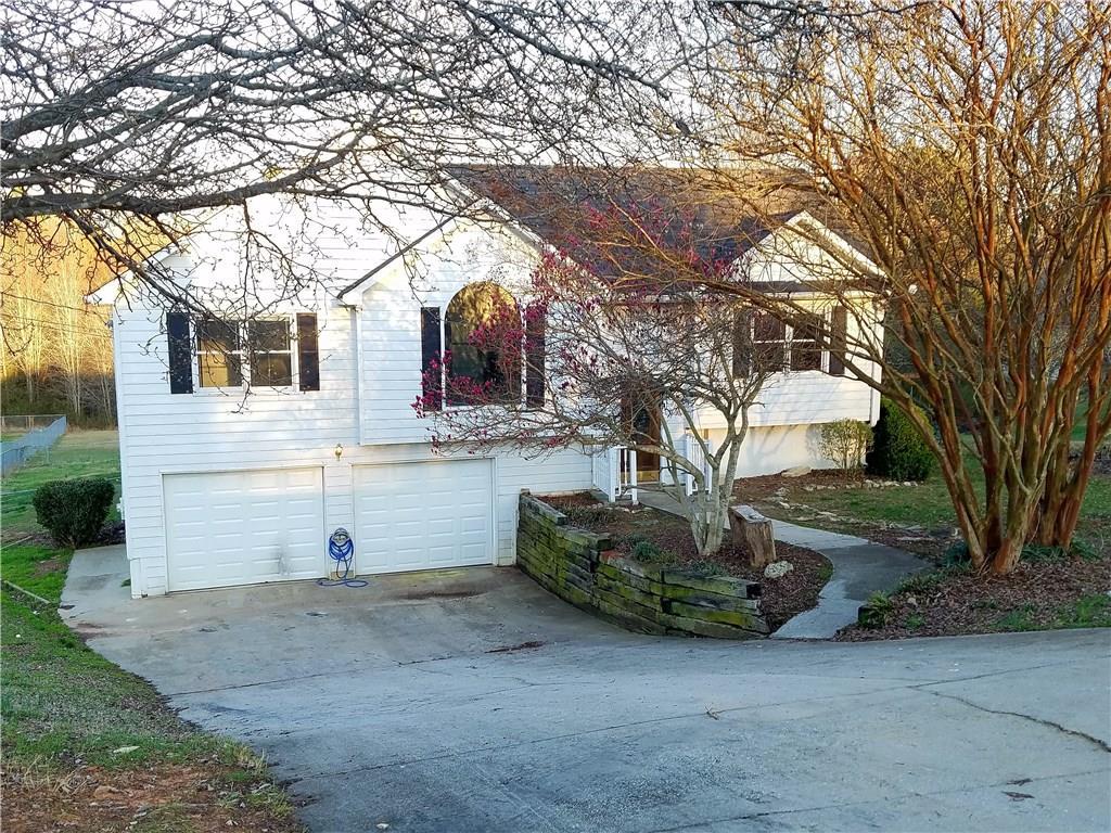 66 Garretts Dr., Douglasville, GA 30134