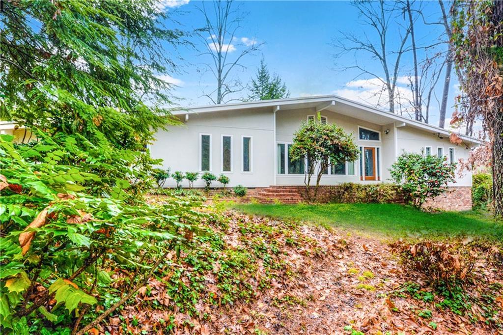 4231 Mcclatchey Cir., Atlanta, GA 30342