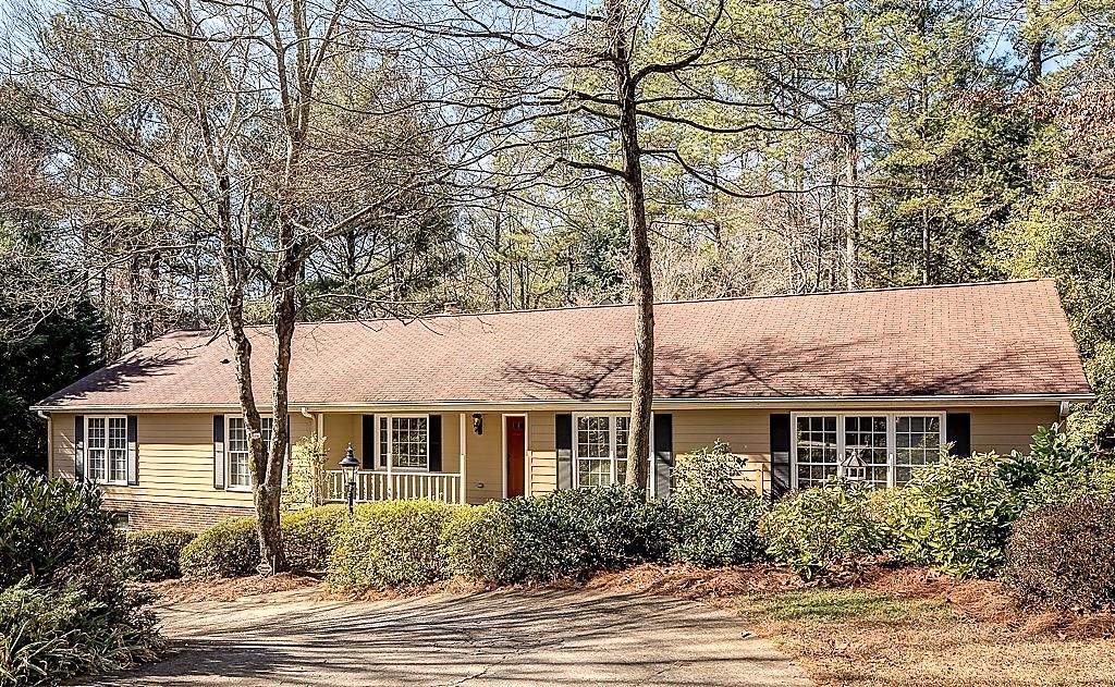 405 Persimmon Ln., Roswell, GA 30076