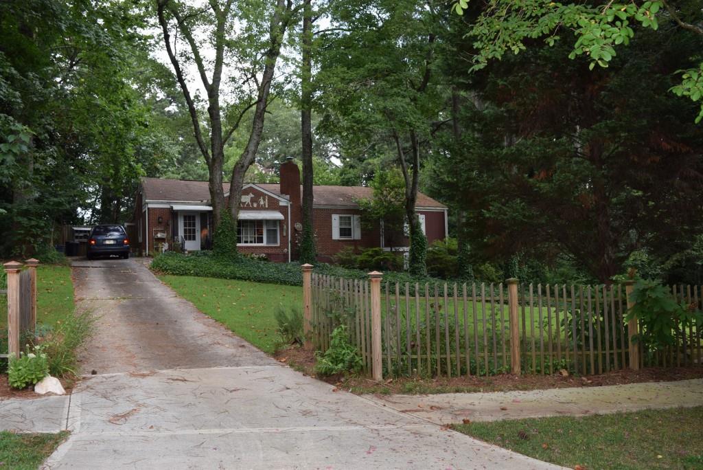 423 Woodhaven Dr., Decatur, GA 30030