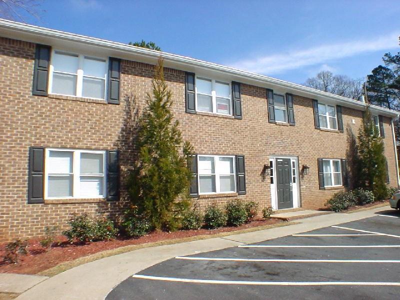 393 Stone Mountain Bldg M St., Lawrenceville, GA 30046