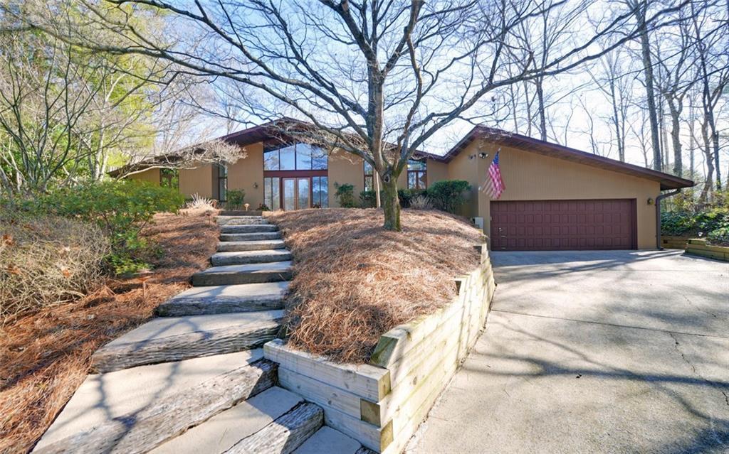 1290 Frey Lake Ct., Kennesaw, GA 30144