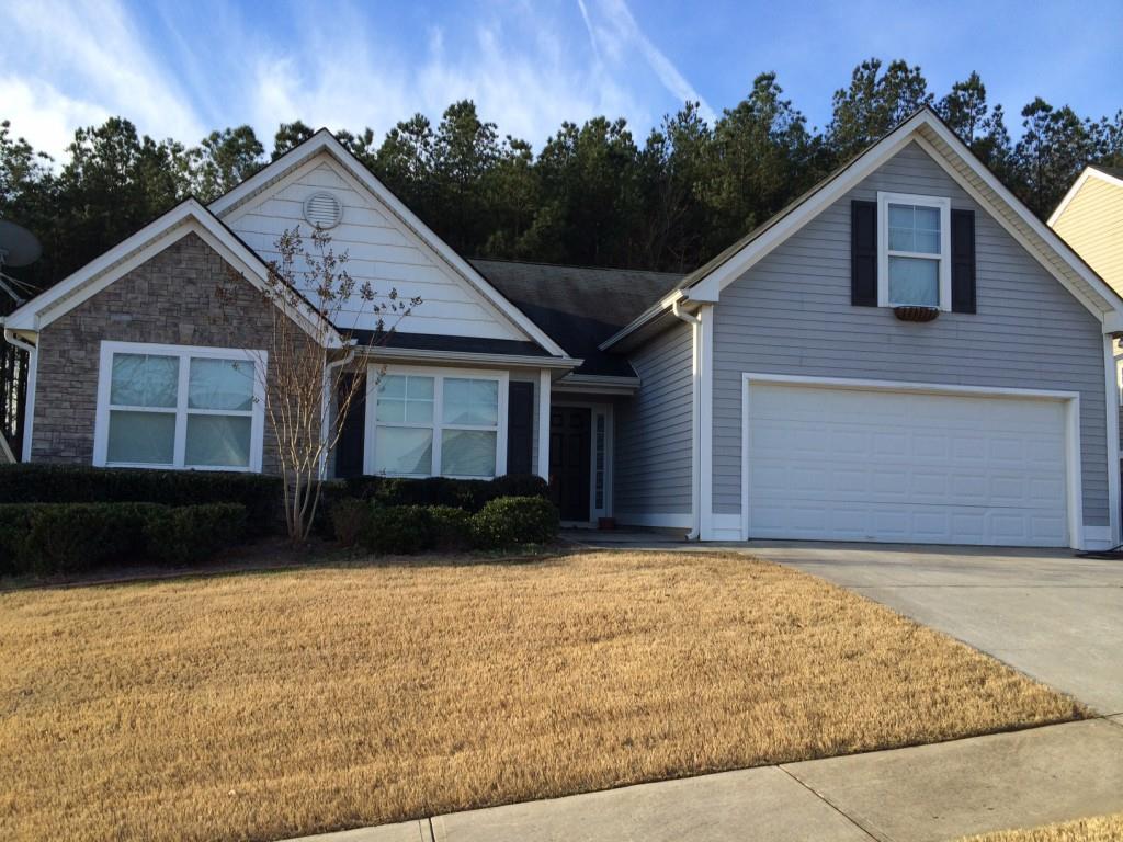 3955 Pine Village Pl., Loganville, GA 30052