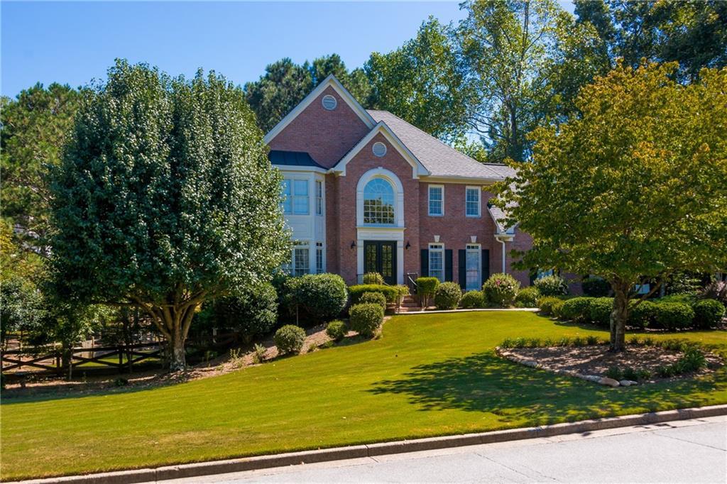 380 Hamilton Park Dr., Roswell, GA 30075