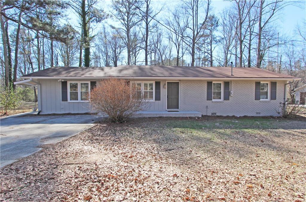 1595 W Highpoint Dr., Douglasville, GA 30134