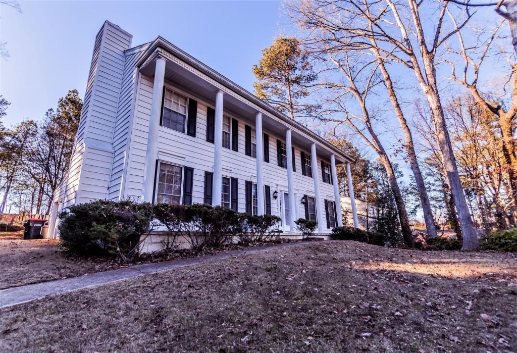 1483 Heritage Glen Dr., Marietta, GA 30068