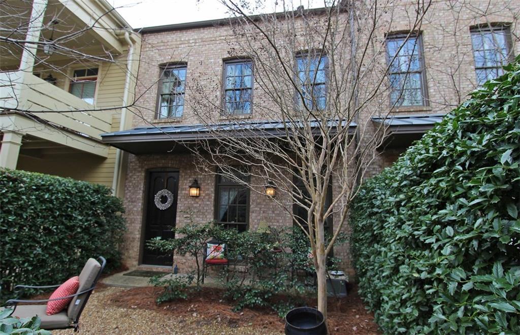 721 Hammond Dr., Woodstock, GA 30188