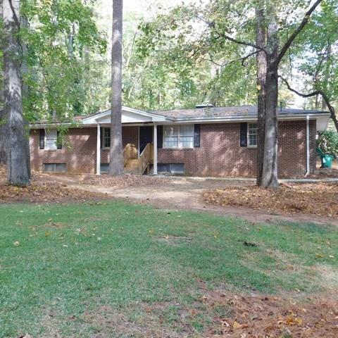 4233 Loveless Pl., Ellenwood, GA 30294
