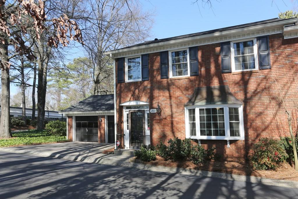 201 Dunwoody Chace, Sandy Springs, GA 30328