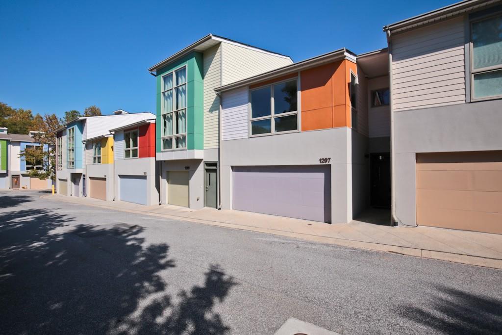 1297 Hoffman Ln., Atlanta, GA 30318