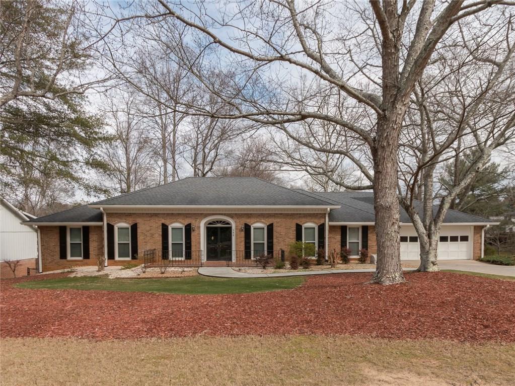 360 Saddle Creek Cir., Roswell, GA 30076