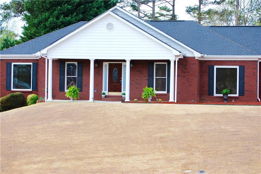2042 Fairway Trace Ln., Lawrenceville, GA 30043