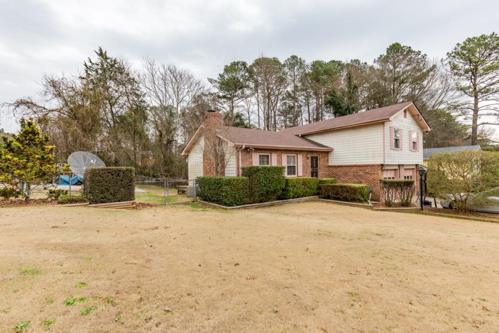 2116 Tiffany Ln., Lithonia, GA 30058
