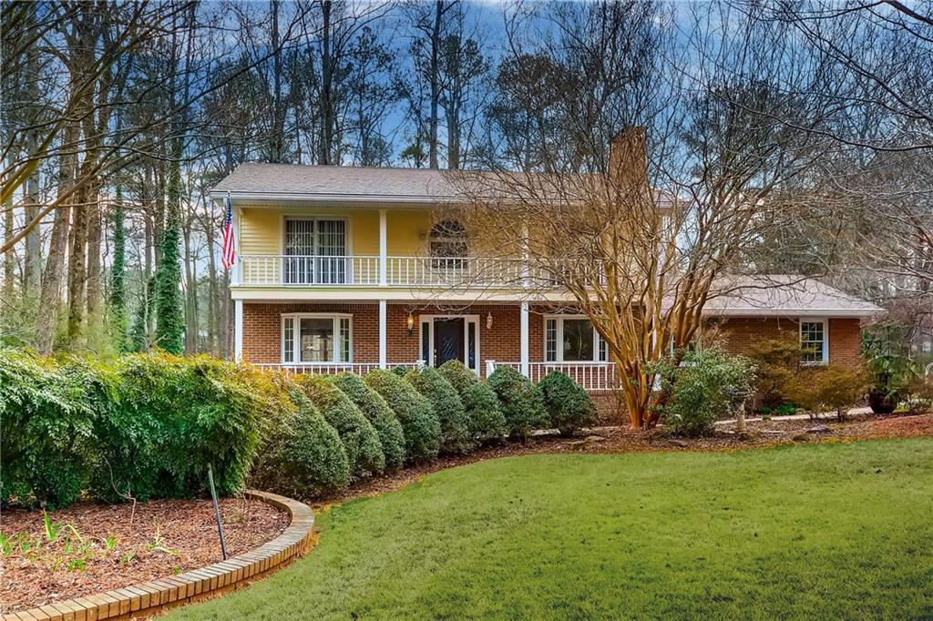 1619 Courtleigh Dr., Dunwoody, GA 30338