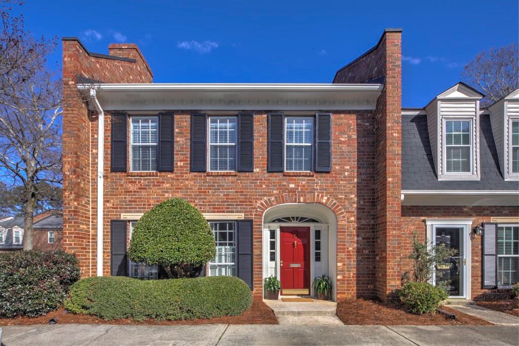 1 Walnut Hill Pl., Atlanta, GA 30318